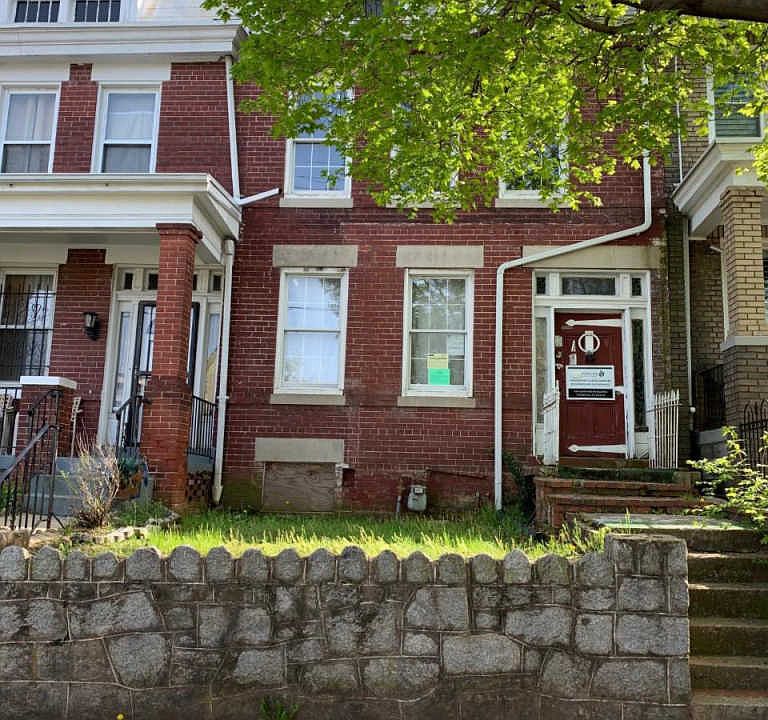 2nd image of 1751 A St SE