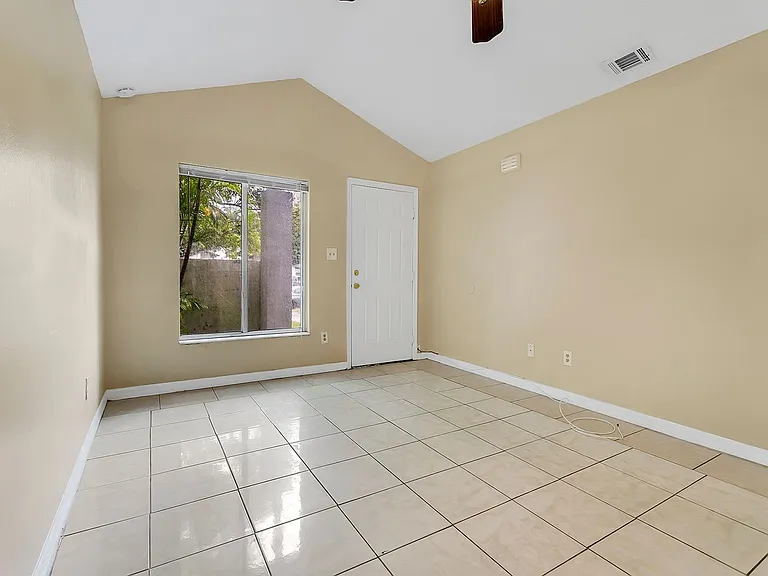 10425 Riva Ridge Trl — Photo 3