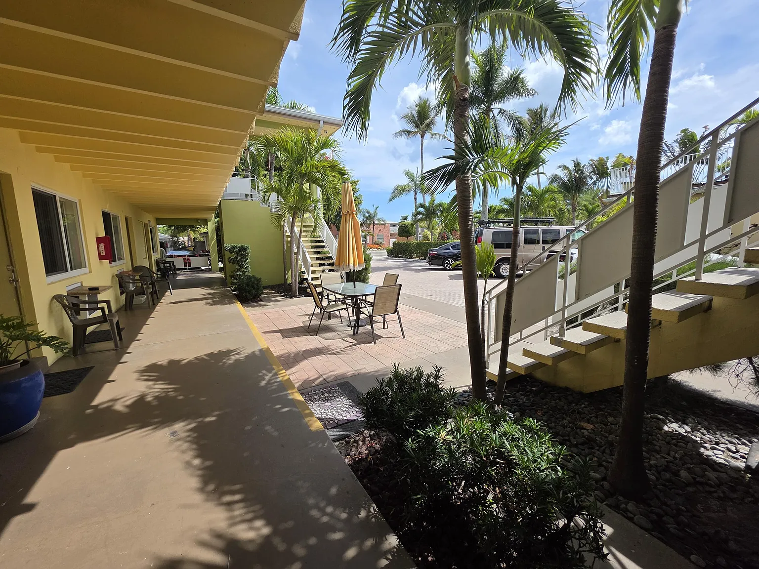 Capri Lake Worth Beach — Photo 3