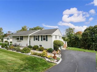 26 Perch Dr, Mahopac, NY 10541