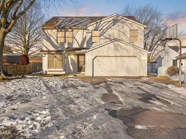 1957 Carvelle Dr, Northwood, OH 43619