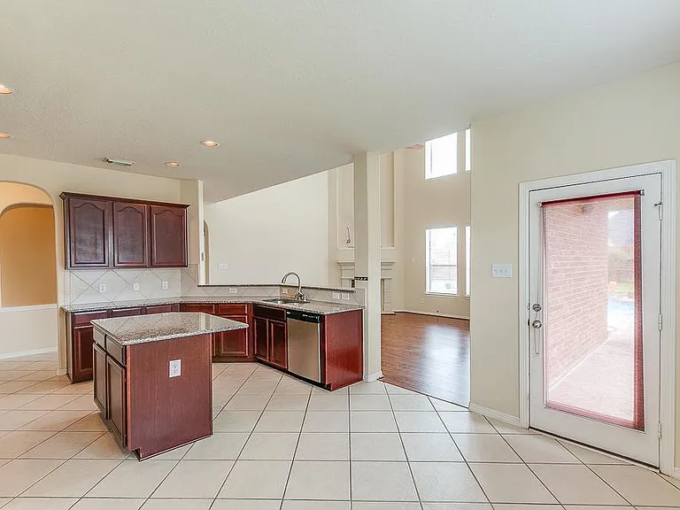 5007 Jade Cove Ct — Photo 9