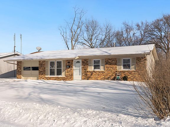 3rd image of 1039 Faurote Ave