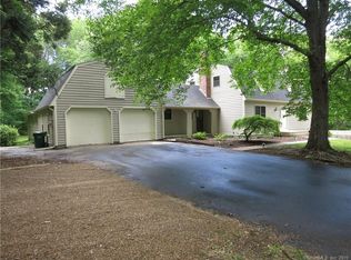 24 Longview Ave, Waterford, CT 06385