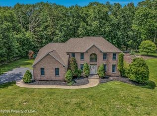 46 White Tail Dr, Dallas, PA 18612