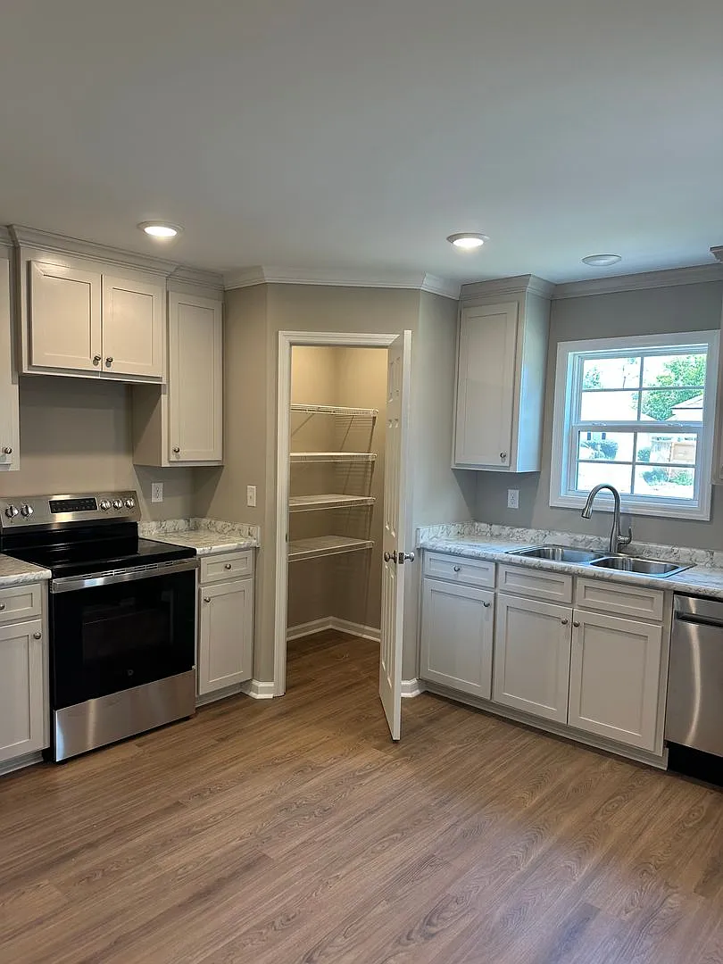 Woodard — Photo 1