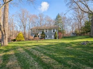 13 Woodcreek Rd, Brookfield, CT 06804
