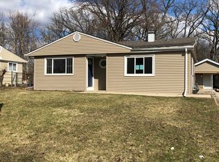 71 Sparrow Rd, Carpentersville, IL 60110