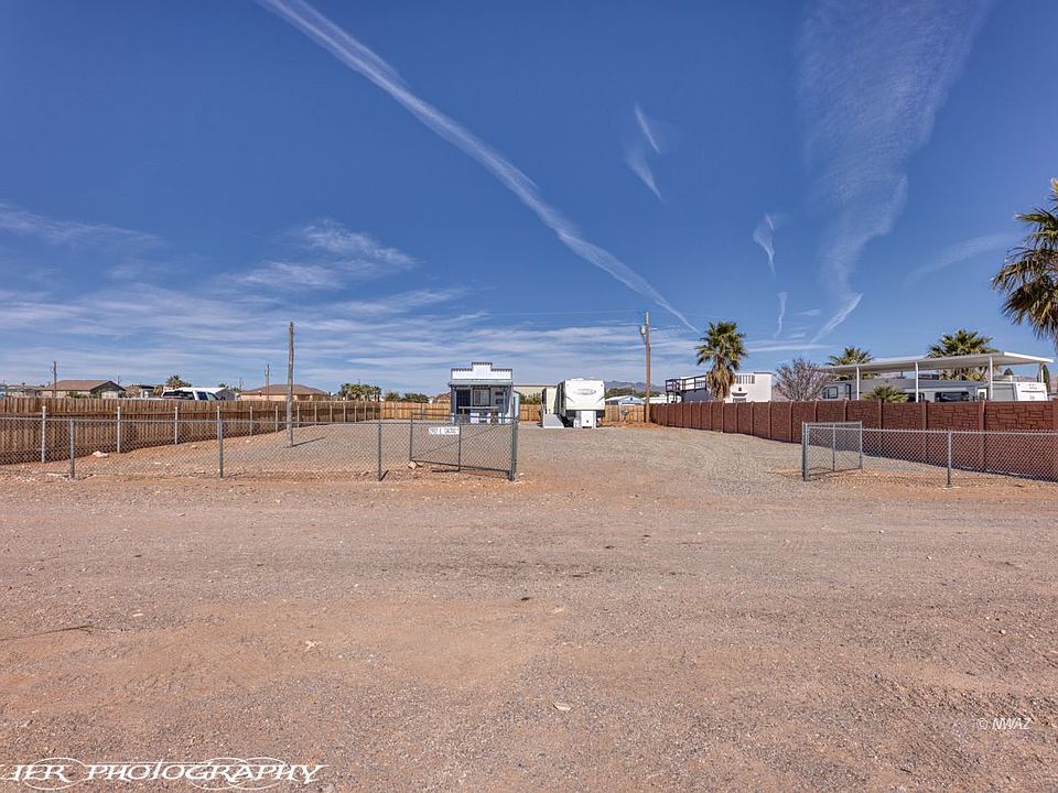 1st image of 2907 E Cactus Ln