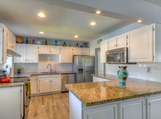 2320 E Heatherbrae Dr, Phoenix, AZ 85016