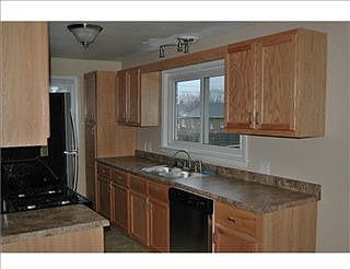 5th image of 418 E 18th St