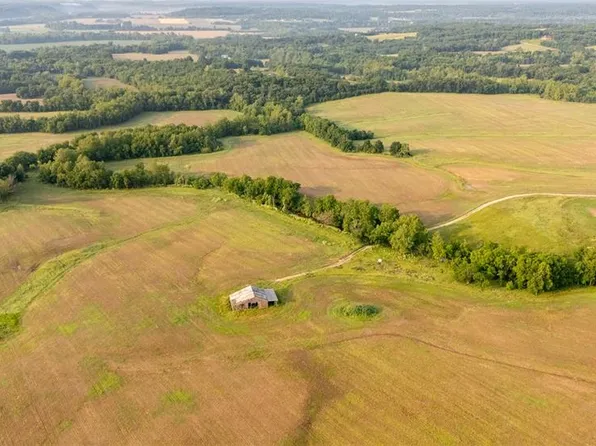 14478 Hawthorne Rd, Hannibal, MO 63401