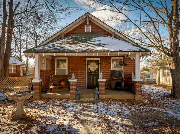 615 4th St, Vienna, IL 62995