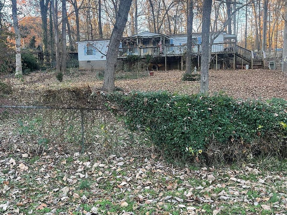 2nd image of 415 Walker Dr