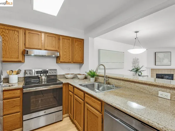39034 Guardino Dr APT 203, Fremont, CA 94538