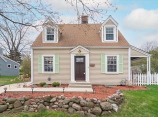 W163N8553 Arthur Ave, Menomonee Falls, WI 53051