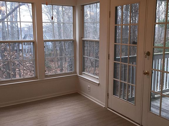 Sitting area/sunroom