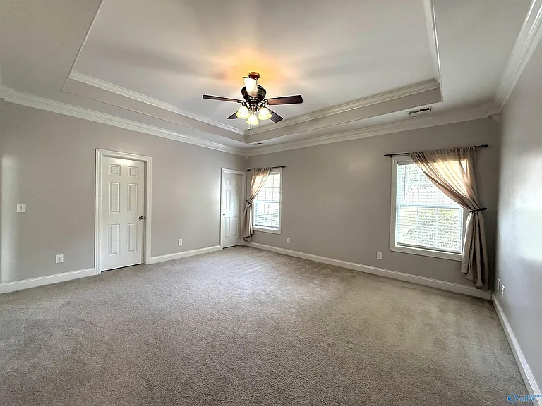 225 Pennsylvania Ave — Photo 13