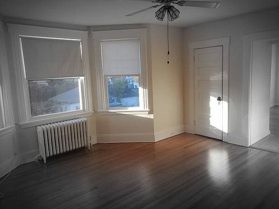 5th image of 15 Webster Pl Floor 2