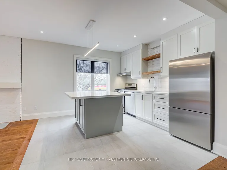 129 Hilton Ave #MAIN — Photo 8