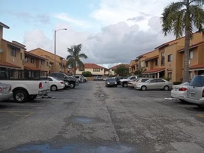 5th image of 2730 W 62nd Pl APT 205