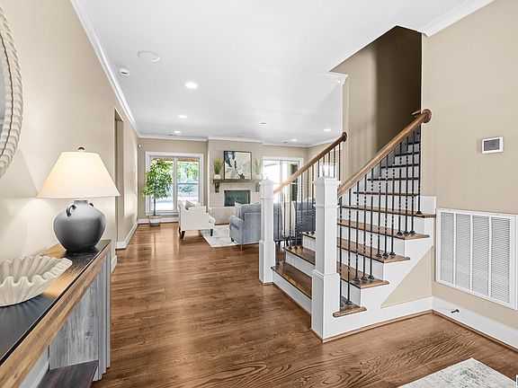 5th image of 7804 Deer Way