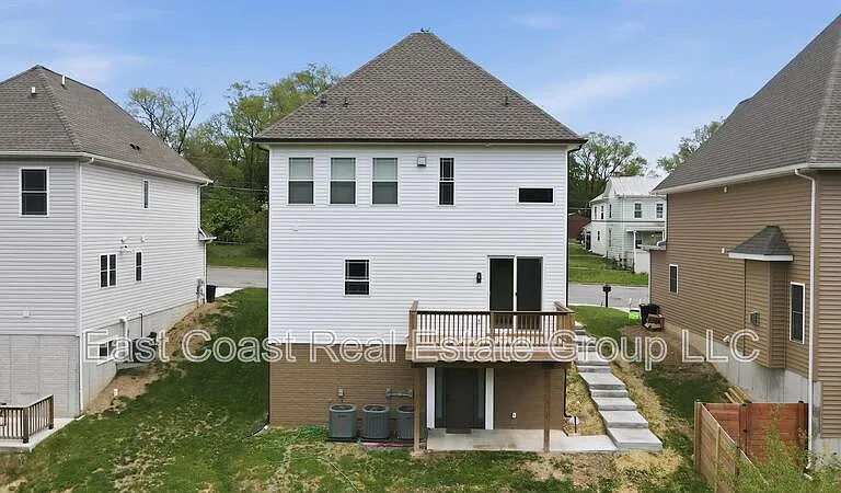 530 N 3rd St #B — Photo 2