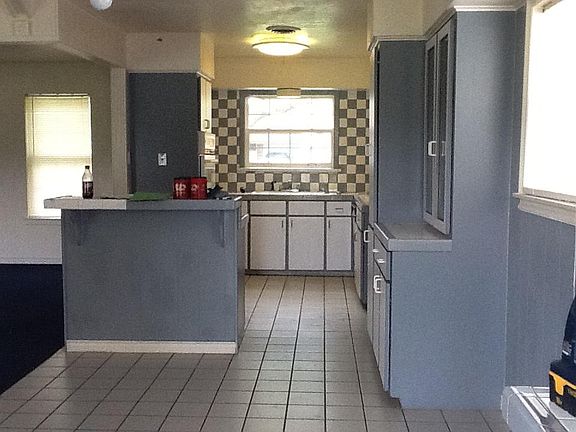 2nd image of 608 Fairfield Ave