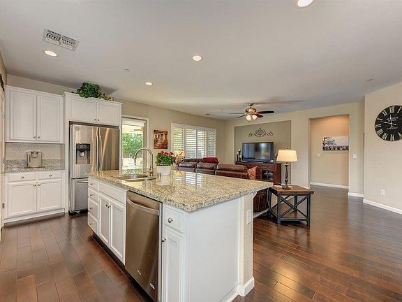 5th image of 3032 Ferncliff Way