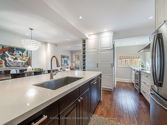 4th image of 390 Kingswood Rd