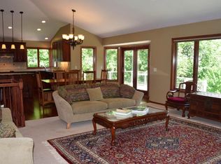 1009 Patterson Dr, Shakopee, MN 55379