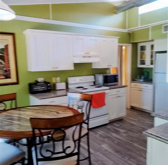 9434 Bear Lake Rd — Photo 5