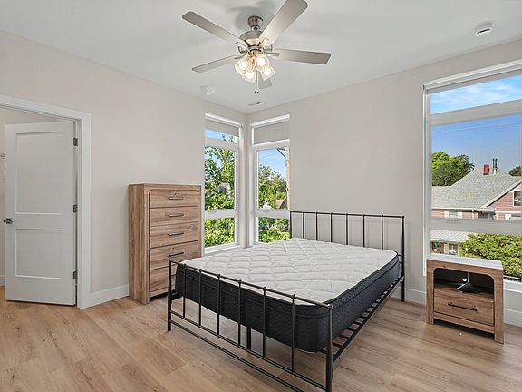 5th image of 512 W Clark St #317
