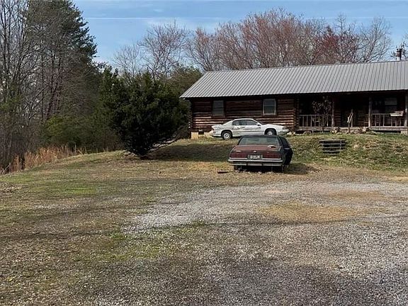 2nd image of 292 Shirley Rd SE