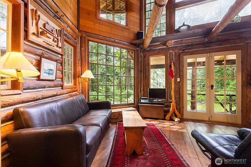 2nd image of 473 Wishkah Lane