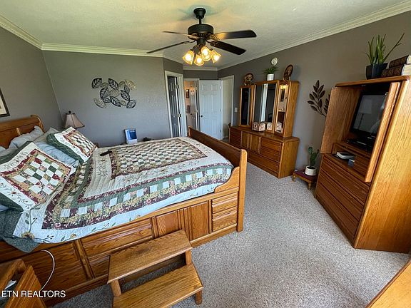5th image of 333 NE Morie Rd