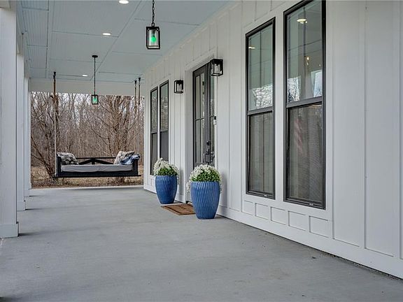 4th image of 545 Delacroix Rd