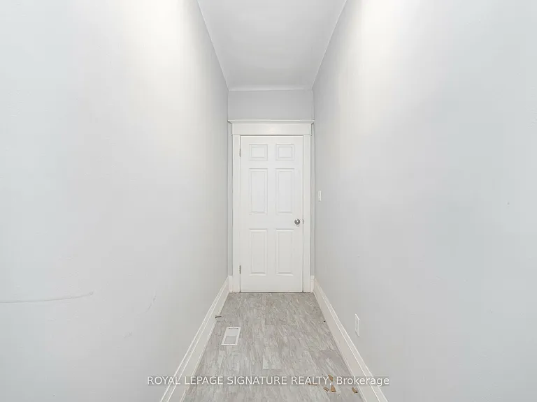 2291 Dundas St W #2 — Photo 4