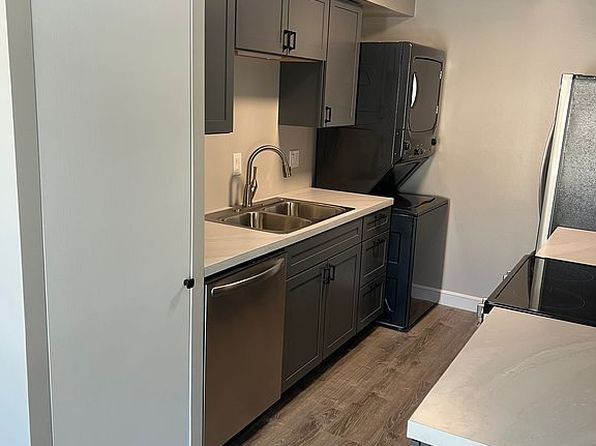 1319 Pembrooke Dr APT C