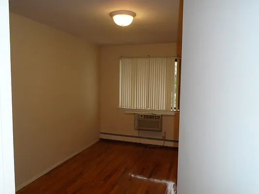 Rented by 18 REALTY | media 29