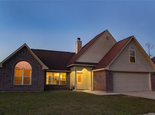 422 Cross Dr, Haughton, LA 71037