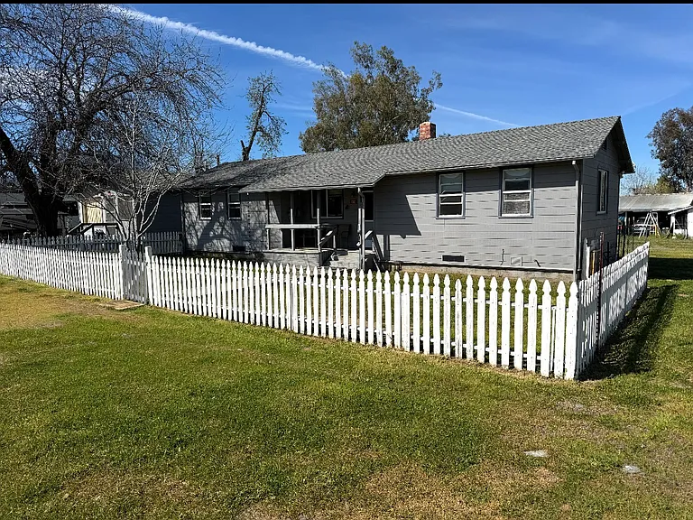 2313 Stites Ave — Photo 1