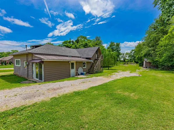 1199 N Center Rd, Boonville, IN 47601