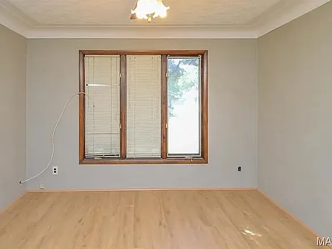 2949 Iowa St — Photo 14
