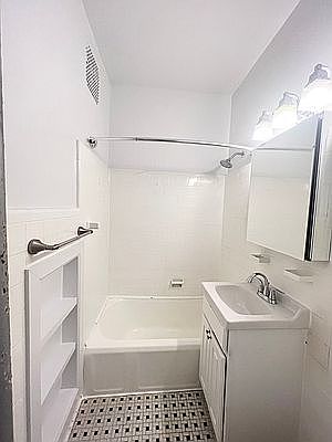 5th image of 348 W 45th St APT 3C