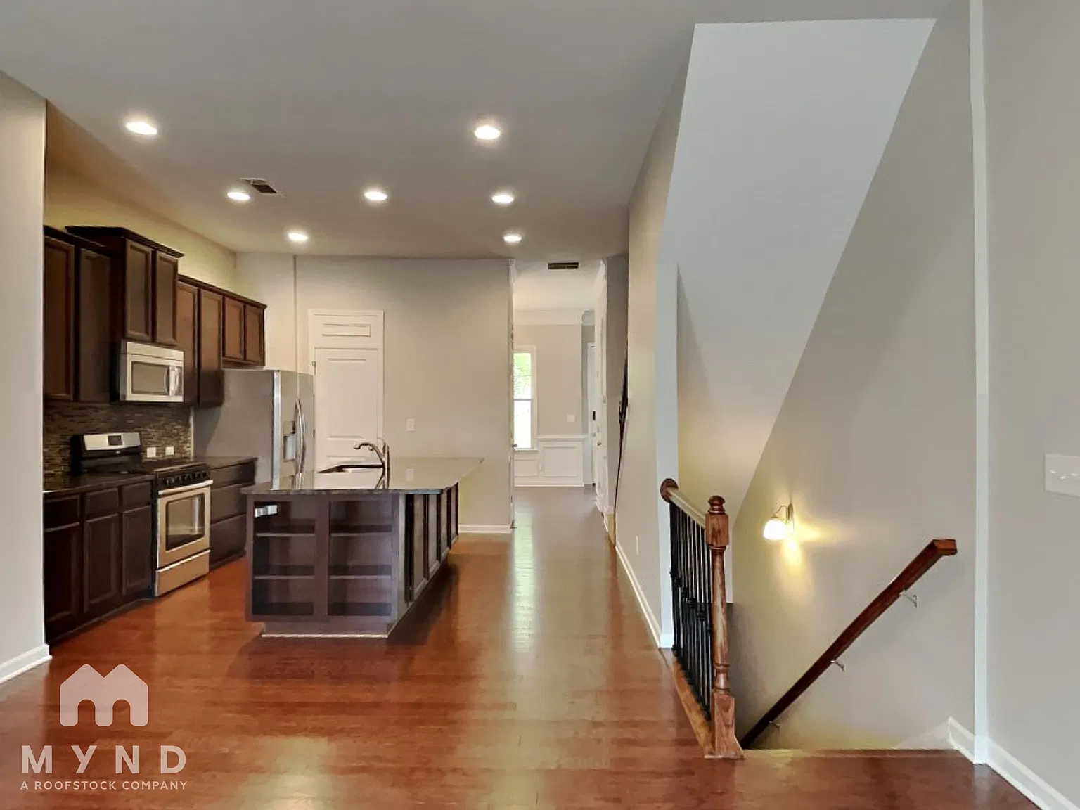 3 bed, 3.5 bath, 2200 sqft, $3,095 — Photo 4
