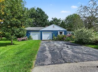 19 S Hawthorne Blvd, Mundelein, IL 60060