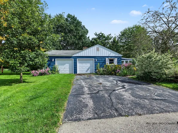 19 S Hawthorne Blvd, Mundelein, IL 60060