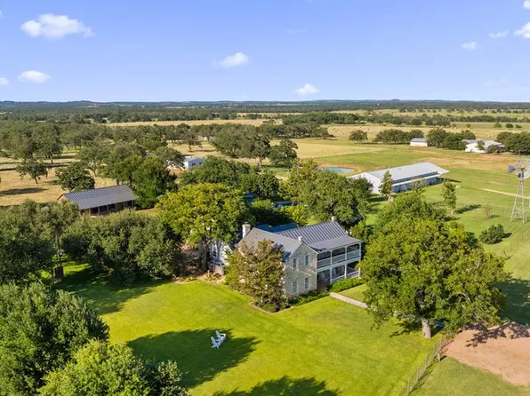 237 Draper Smith Ln, Fredericksburg, TX 78624