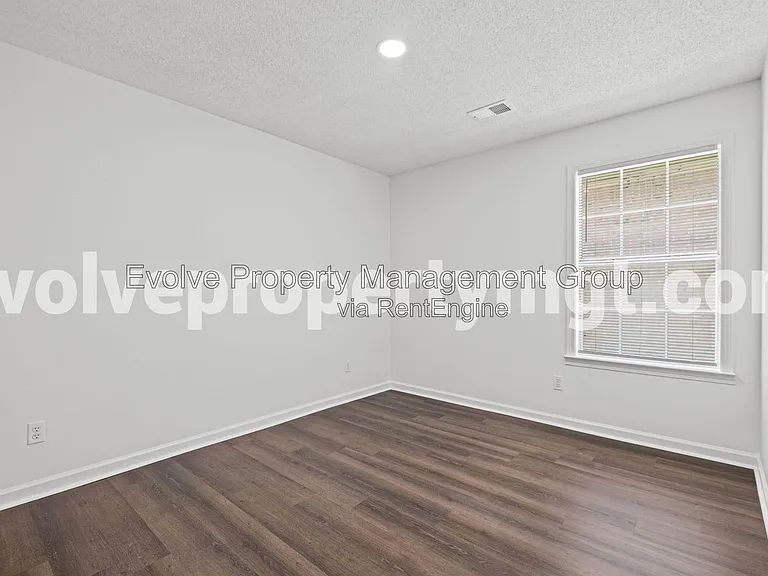 330 Bendigo Dr — Photo 15